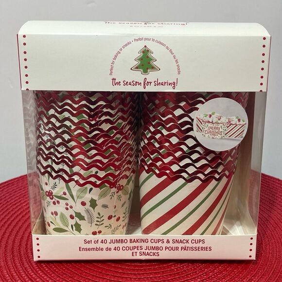 Baking Cups Red and Green Christmas 40 Jumbo Pieces NWT - Picture 1 of 6